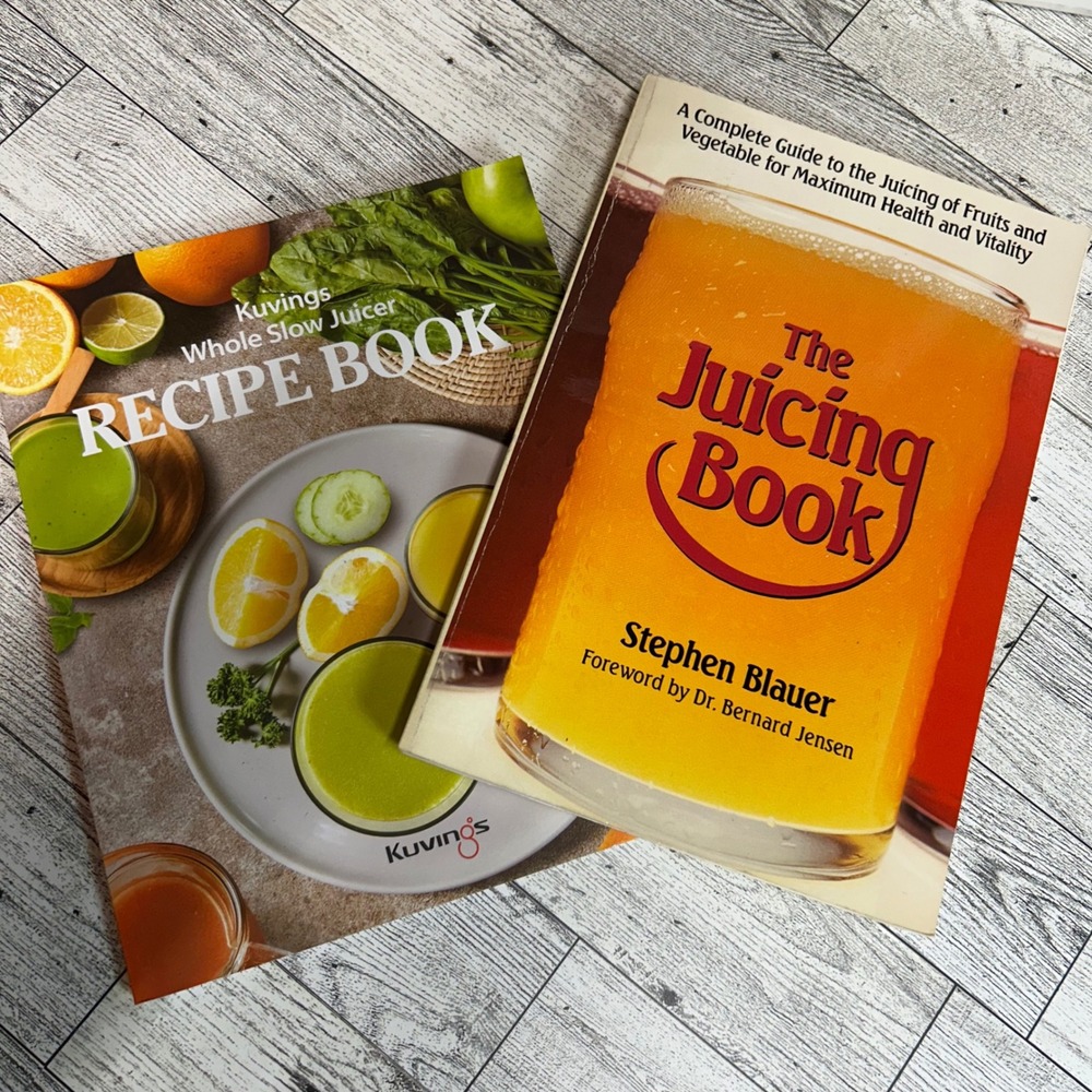 Juicing Recipe Books Lot of 2 - Kuvings Slow Juicer Health Stephen Blauer